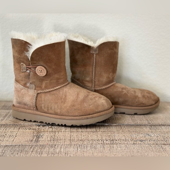 UGG Mini Bailey Button ll Booties - Picture 1 of 5